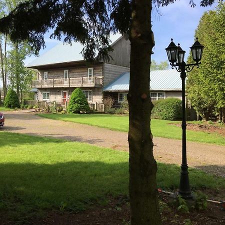 Bye The Bay Bed And Breakfast Ridgetown Екстериор снимка